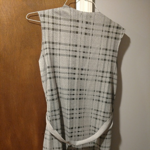 Plaid vest with tie - Picture 2 of 4